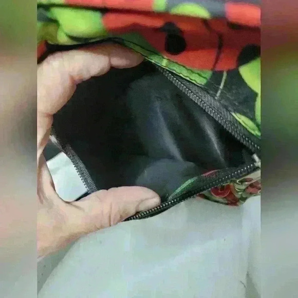 Lady Bug crossbody travel bag with water bottle compartment. Clean. - Picture 6 of 8